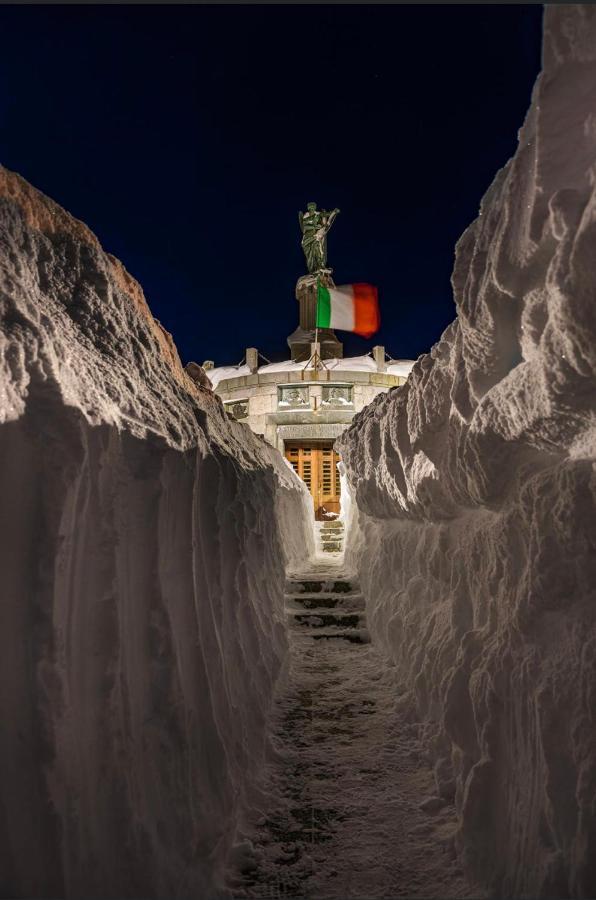 Finestra Sull'adamello Passo del Tonale